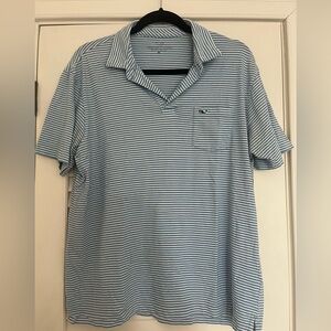 Great condition - Men's Blue and White Striped Vineyard Vines Polo